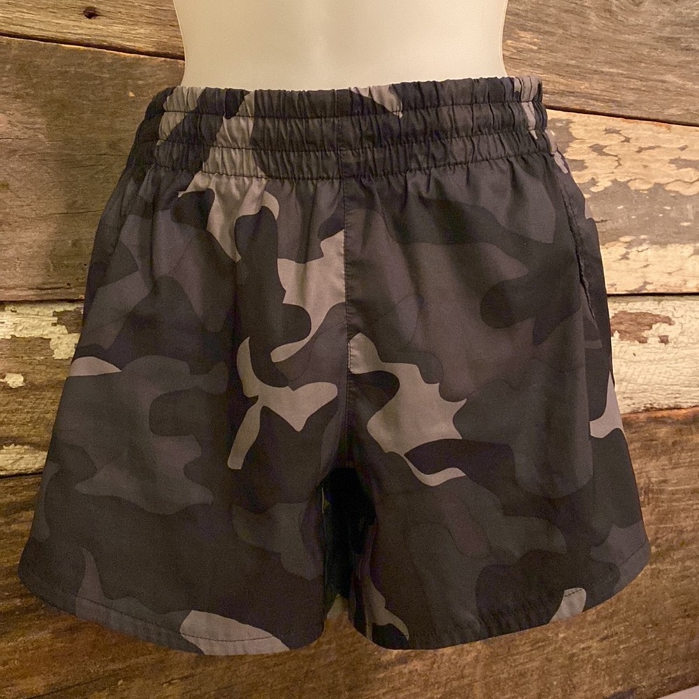 Athleta Camo Racer Run Shorts 4.5” Inseam - Picture 6 of 10